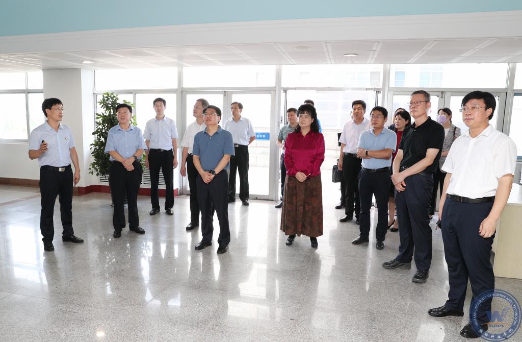 山東省教育廳黨組書記、廳長鄧云鋒一行蒞臨公司調(diào)研指導(dǎo)